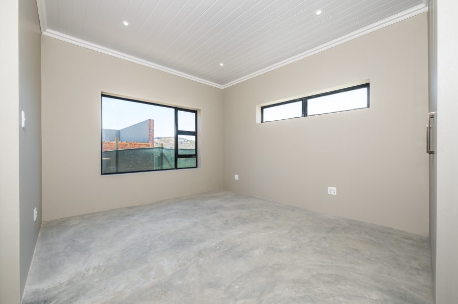 3 Bedroom Property for Sale in Outeniquasbosch Western Cape